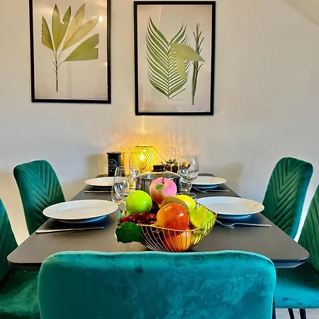 Dschungel Wohnung, Geraeumig, Netflix, Sonos, Zentral * דיסבורג