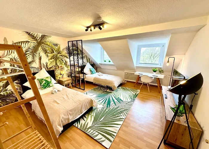 Dschungel Wohnung, Geraeumig, Netflix, Sonos, Zentral דירה