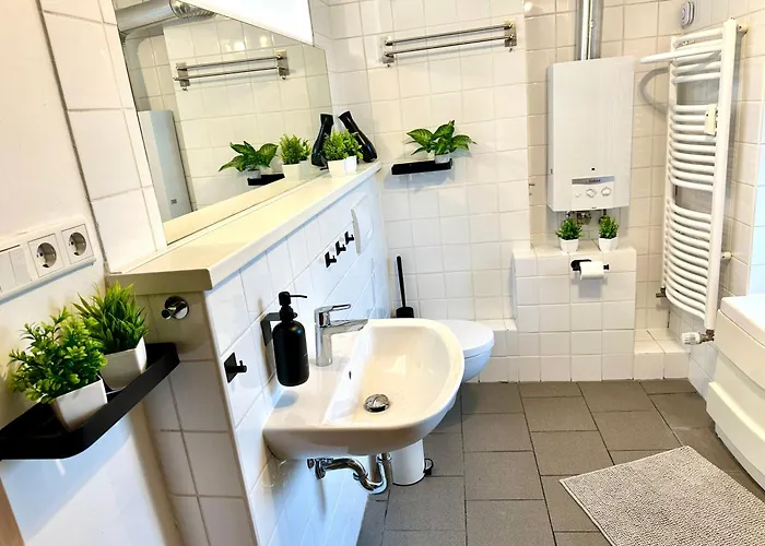 Dschungel Wohnung, Geraeumig, Netflix, Sonos, Zentral דירה